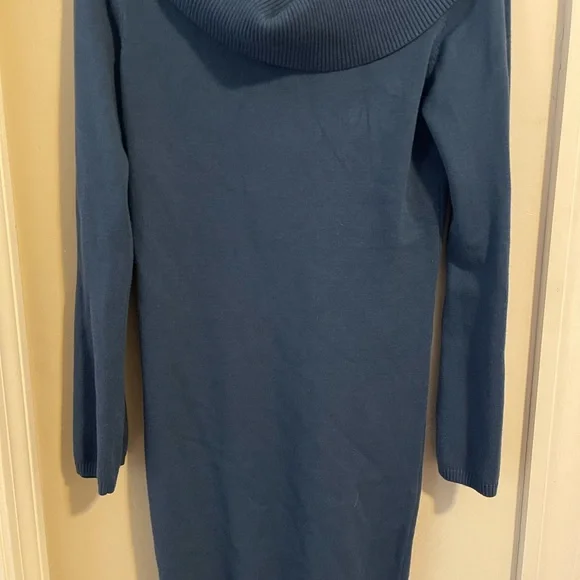 Priced to sell. blue cowl neck dress long sleeves. Over the knee/mini Small. - Picture 4 of 4